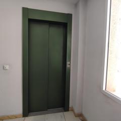 Pis a Sector Sur. Piso de 3 habitaciones con ascensor, piscina comunitaria y plaza