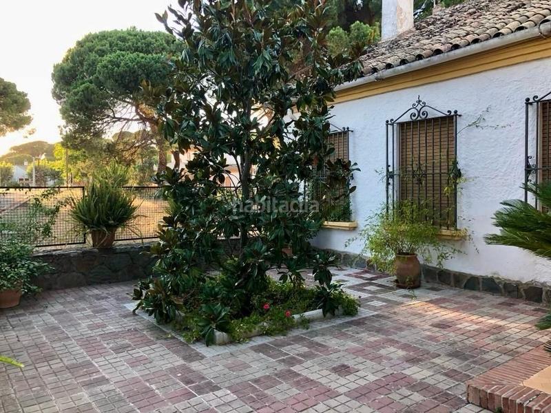 Foto 898c8264-cb6a-4a88-9d09-42c0bfd51fd2. Casa chalet urbano con dos viviendas y piscina en Córdoba