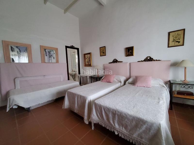 Foto ea2f54ed-7d5a-4bc6-bc00-ca8739a1d60d. Casa chalet urbano con dos viviendas y piscina en Córdoba