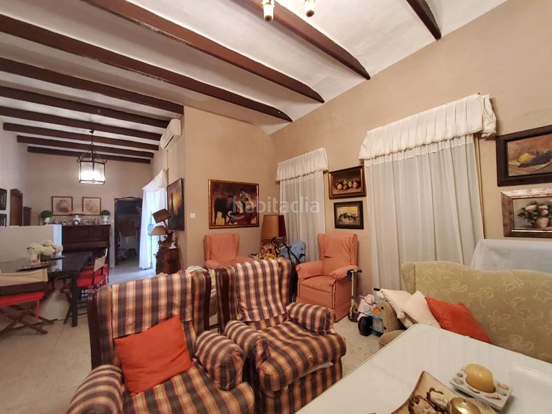 Foto f995ddbc-9fe8-463b-a683-ff5a12fe4ae4. Casa chalet urbano con dos viviendas y piscina en Córdoba