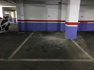 Car parking in Ciudad Jardín - Zoco