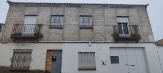 Maison à Bujalance. Oportunidad única! gran casa de dos plantas con parcela de 300m