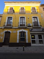 Casa in Puente Genil. Casa señorial  gran local comercial en pleno centro de puente ge