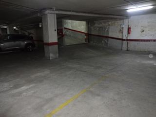 Parking voiture à Carrer de Joaquim Rubió i Ors