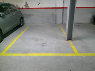 Lloguer Aparcament cotxe a Carrer de mossèn jacint verdaguer 65. Plaza de parking en alquiler para coche mediano