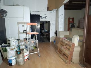 Local Comercial  Carrer de francesc layret. Local amplio en finca seminueva en riera