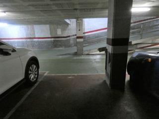 Lloguer Aparcament cotxe  Carrer de joaquim rubió i ors. Parking para 2 motos