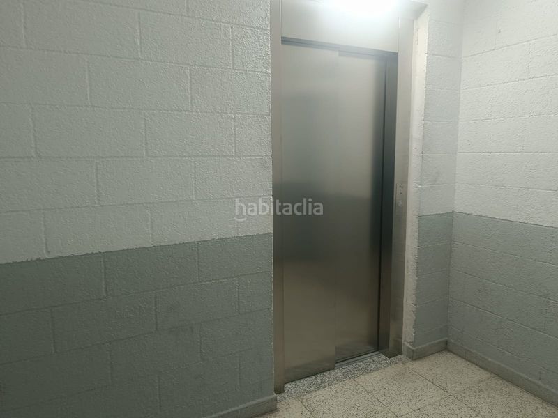 Foto c5568ff0-42bf-4aa8-bf4b-6e0b7a73da86. Aparcament cotxe a carrer de mossèn andreu 13 a La Gavarra Cornellà de Llobregat