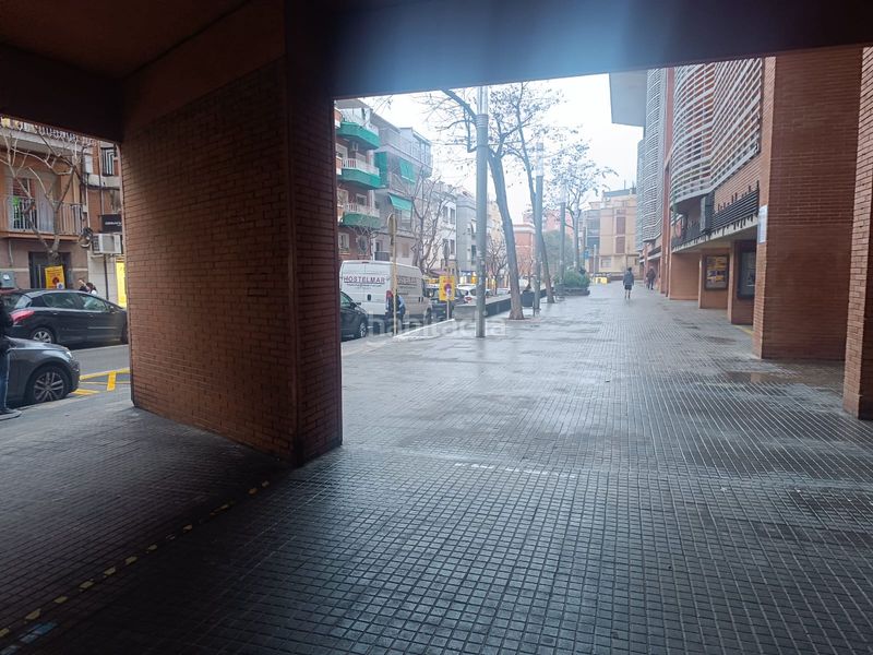 Foto fdd5bb9d-1a5f-4760-8fbb-bce250282631. Aparcament cotxe a carrer de mossèn andreu 13 a La Gavarra Cornellà de Llobregat