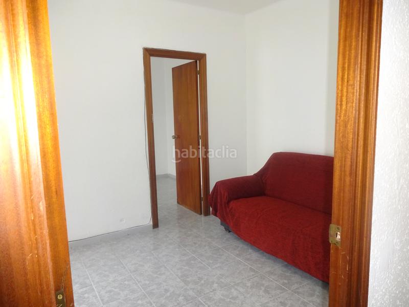 Foto 7abbf72c-44e4-42fb-82c3-3a7b36a1d460. Piso  para inversores con inquilinos en Centre Cornellà de Llobregat