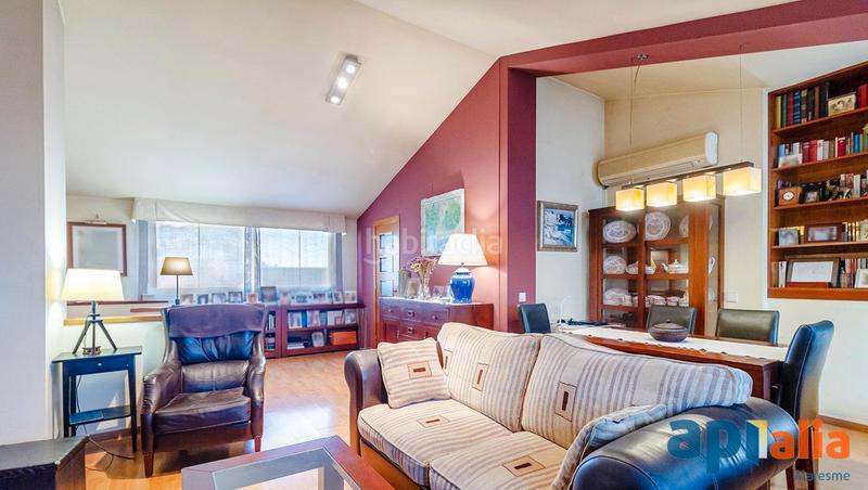 Foto bd51dd10-716a-4f42-a3c0-26e4b22d2315. Zweistöckige wohnung mit parking in Centre Mataró