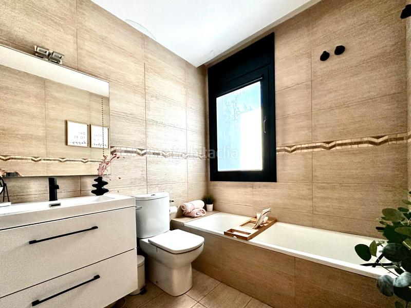 Foto d0f1fe14-e0e9-4fa8-ab4d-dde3ce225e40. Maison avec chauffage parking piscine dans Papiol (El)