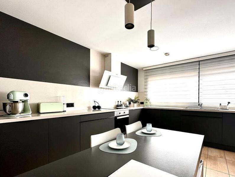 Foto ec106dbd-1410-423b-81e2-1e08be016571. Maison avec chauffage parking piscine dans Papiol (El)