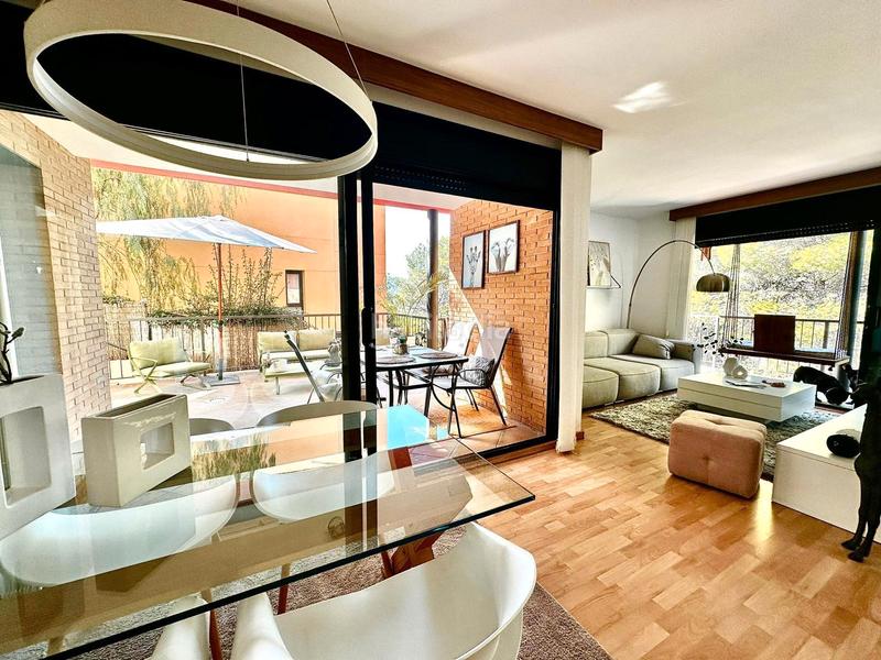 Foto edb1bebb-fcbf-4fee-86aa-5c4488fb88ca. Maison avec chauffage parking piscine dans Papiol (El)