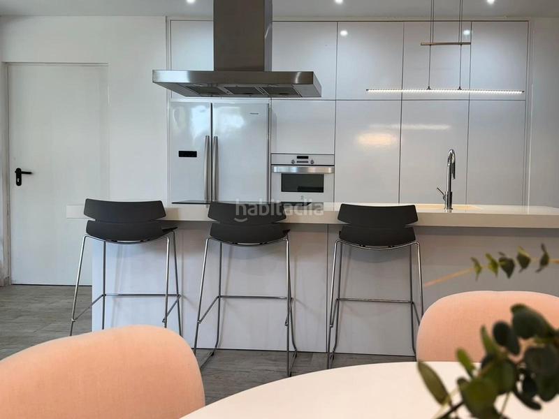 Foto f23e79fb-99fe-473f-8f03-d3b0a603a250. Maison avec chauffage parking piscine dans Papiol (El)