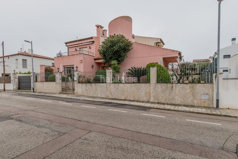 Foto a062bd74-5f22-42e6-a0a8-d40c22c1b79b. Chalet  en venta en Nord Roses