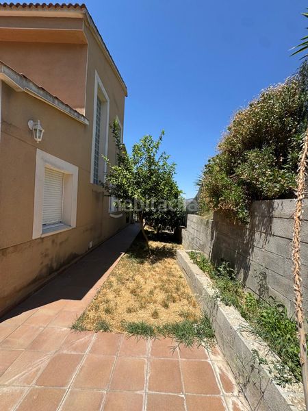 Foto 0789ae1f-9381-4790-b1e9-b758edaea643. Casa amb xemeneia aparcament a Abrera