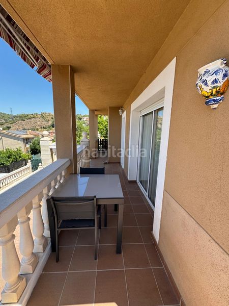 Foto 275782fb-5f8b-443f-8e46-b10c083d5677. Casa amb xemeneia aparcament a Abrera