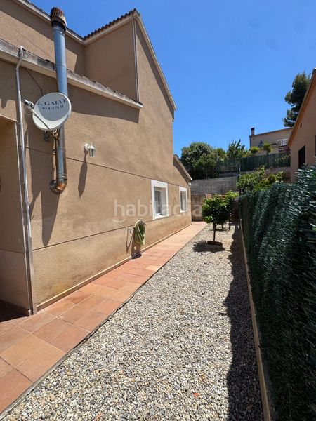 Foto 43fbde75-9b48-48dd-a776-3aa4e34e0669. Casa amb xemeneia aparcament a Abrera