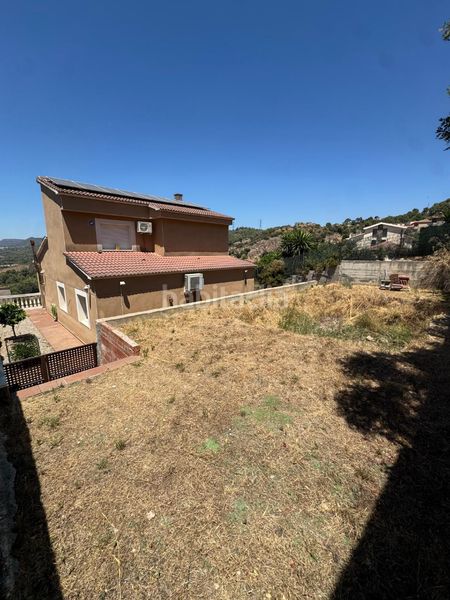 Foto 51a2e638-cf8f-46b3-9b8c-3ab251e77813. Casa amb xemeneia aparcament a Abrera