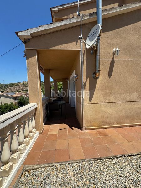 Foto 82e54518-a281-46f8-b8cd-e2ffd0727683. Casa amb xemeneia aparcament a Abrera