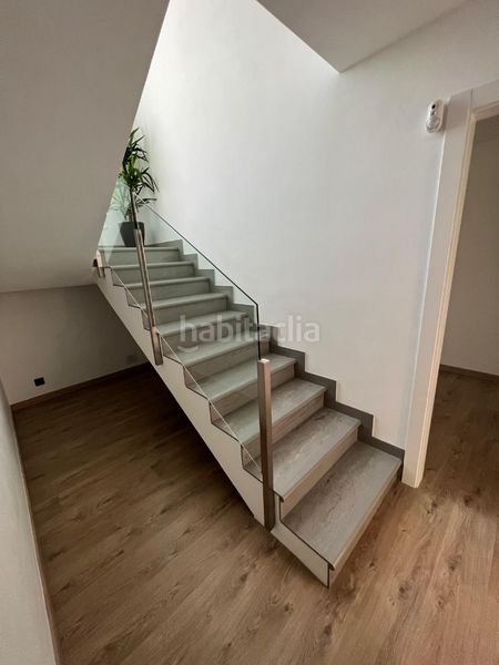 Foto b3754efb-33e5-4258-8607-a956a021eba9. Casa amb xemeneia aparcament a Abrera