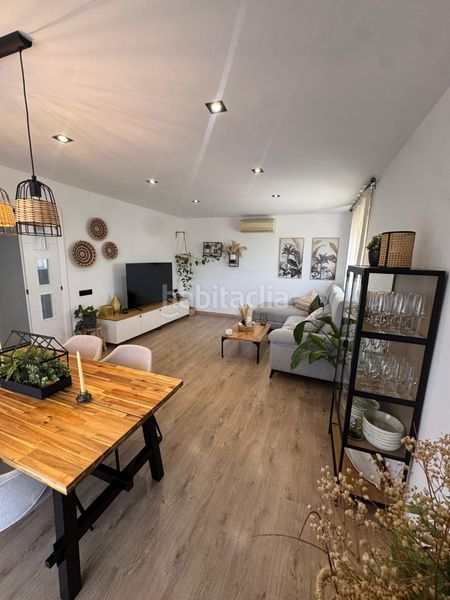 Foto c51b6b91-1562-44f4-a6e9-b59a9eb3a145. Casa amb xemeneia aparcament a Abrera