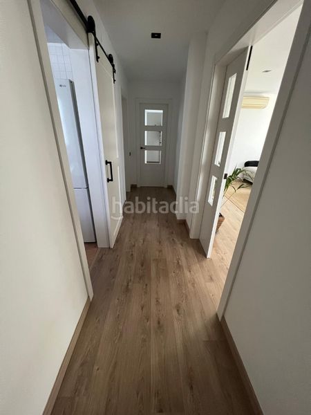 Foto dce2f86d-ebd1-46d4-955c-4fd0dbd707a5. Casa amb xemeneia aparcament a Abrera