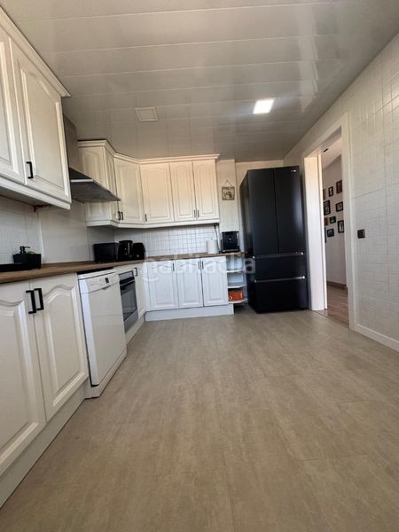 Foto ed63826a-79d3-4265-9709-d812960cff8b. Casa amb xemeneia aparcament a Abrera