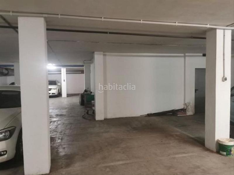 Foto e4d8a9de-e7e0-4748-bef5-a71e978fcc89. Car parking in Roquetas pueblo Roquetas de Mar