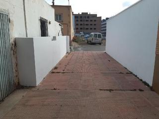 Aparcament cotxe a Roquetas pueblo. Garaje en calle la loma