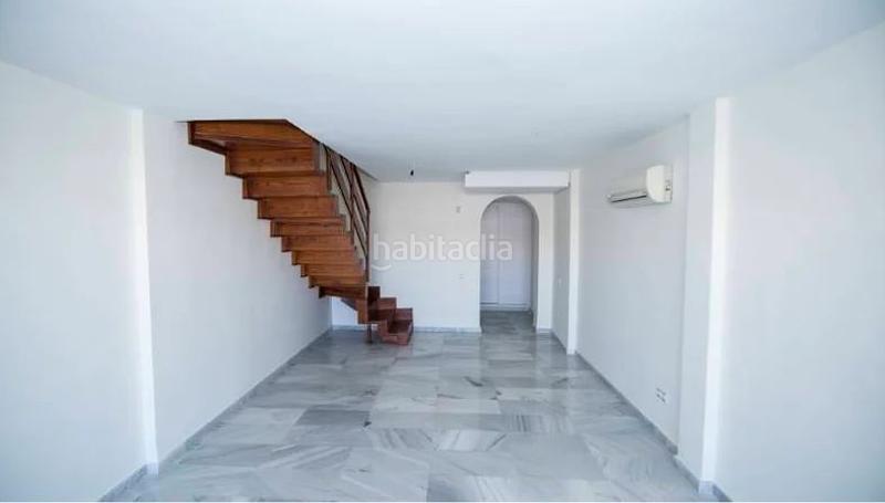 Foto e2bd8aef-fc27-47db-9e0d-3b342e89a8f8. Duplex avec piscine dans Almerimar Ejido (El)