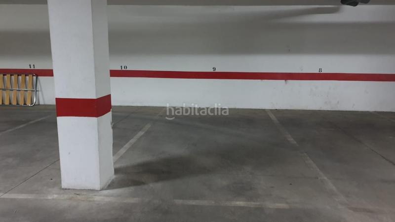 Foto b15ccbc8-744d-49cb-8e46-e2095a8cc46a. Car parking in Roquetas pueblo Roquetas de Mar