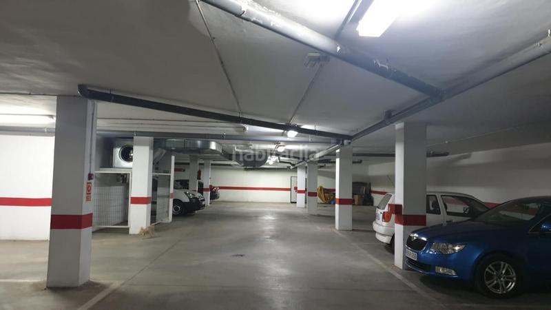 Foto 4ce32ed7-32be-4dbc-8180-f2477c24a011. Car parking in Roquetas pueblo Roquetas de Mar