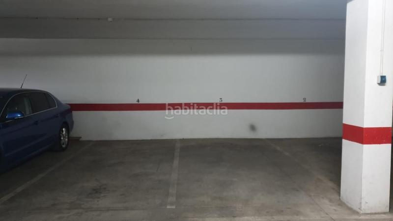 Foto b0c1d9cd-4231-461d-ae00-c4b5f41d00bf. Car parking in Roquetas pueblo Roquetas de Mar