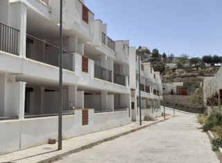 Edifici  Cerro posta. Edificio en construcción en terque