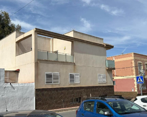 Casa adossada  La peinada. Casa adosada con 3 dormitorios
