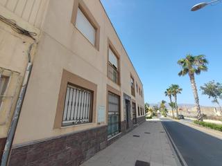 Appartement  Las losas. Piso de tres dormitorios en barrio archilla