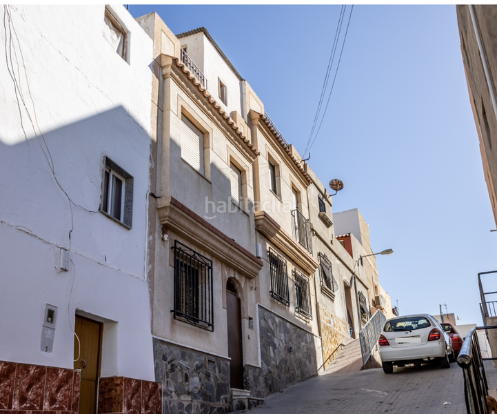 Foto 495d99e5-c453-42f9-919a-213ead9f90e1. Casa adosada  con 3 dormitorios en Adra