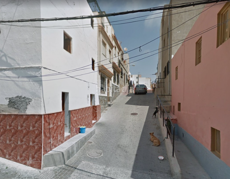 Foto cc249cd0-aad2-4296-b2f2-523642f7aa27. Casa adosada  con 3 dormitorios en Adra