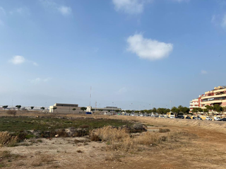 Terreny residencial  J. Suelo urbanizable residencial en viator.