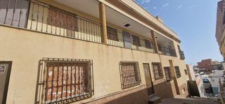 Edificio  Ebro. Obra parada en adra