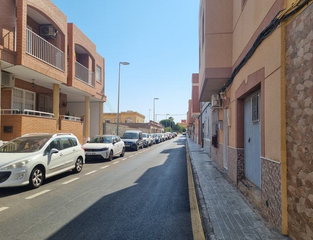 Appartement  Cruz de martos36. Casa adosada con 3 dormitorios