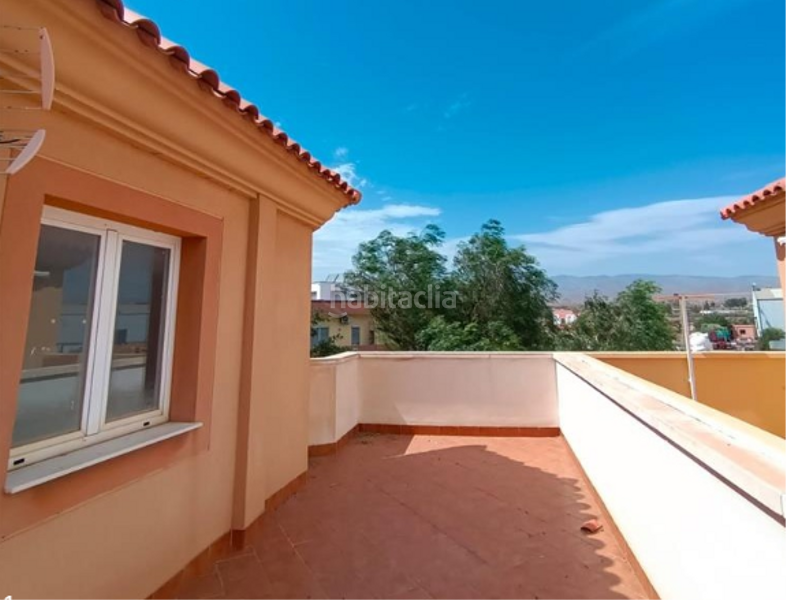 Foto 13b42abb-b2f0-4fed-a38e-c3ccc2a1a58c. Maison jumelée dans Tabernas