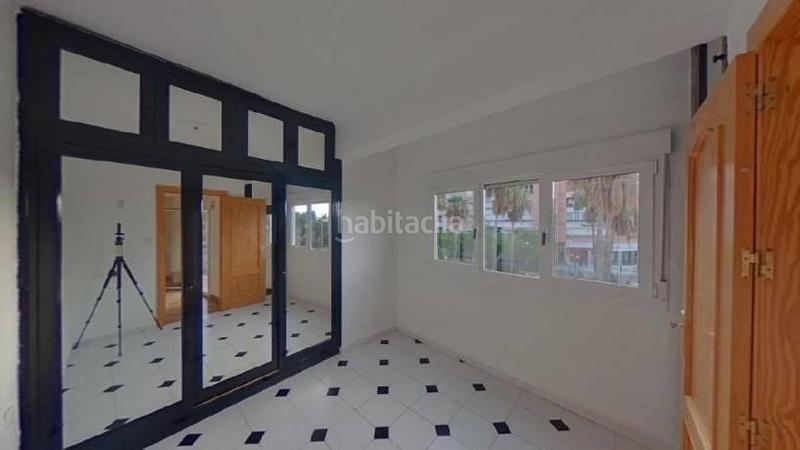 Foto 6d40a76e-bb32-4f37-bbde-1c5da0fa1b5a. Flat with heating in Plaza de Toros - Santa Rita Almería