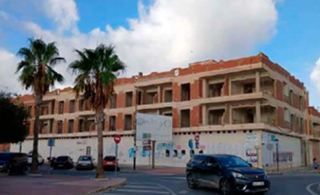 Edifici  Garrucha. Edificio en construcción en garrucha