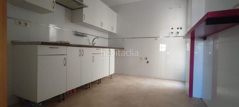 Foto 113f1141-54f0-41a2-bba2-d9e4f71fc0cb. Pis amb calefacció a Ciudad Jardín - Tagarete - El Zapillo Almería