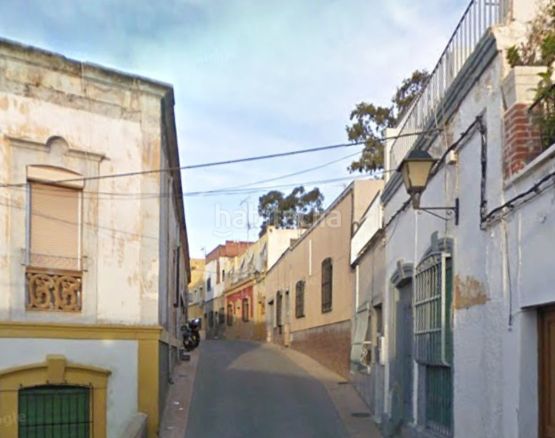 Foto e4b38334-2743-4f29-9a83-ed408afbd338. Casa adossada a Centro Almería