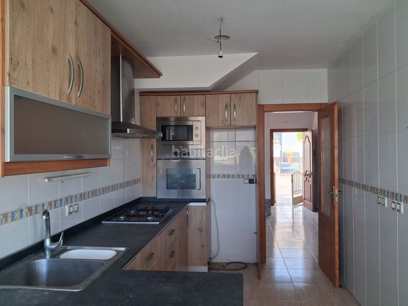Foto 12f6d6bb-cdc3-4253-b319-7e117d5bd141. Casa adossada a Berja