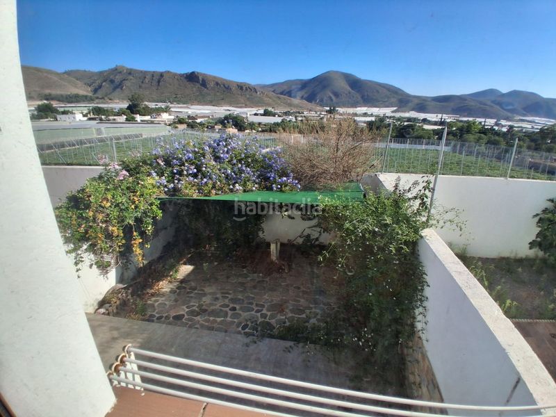 Foto 6e5c3b40-8546-4fa4-9810-348f904f8436. Casa adossada a Berja